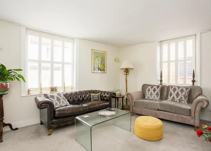 Newgate House, Sandwich