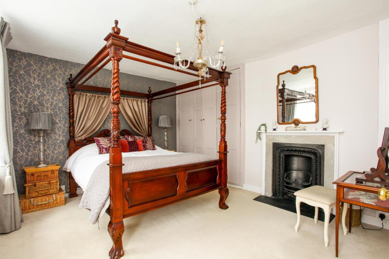 Newgate House, *